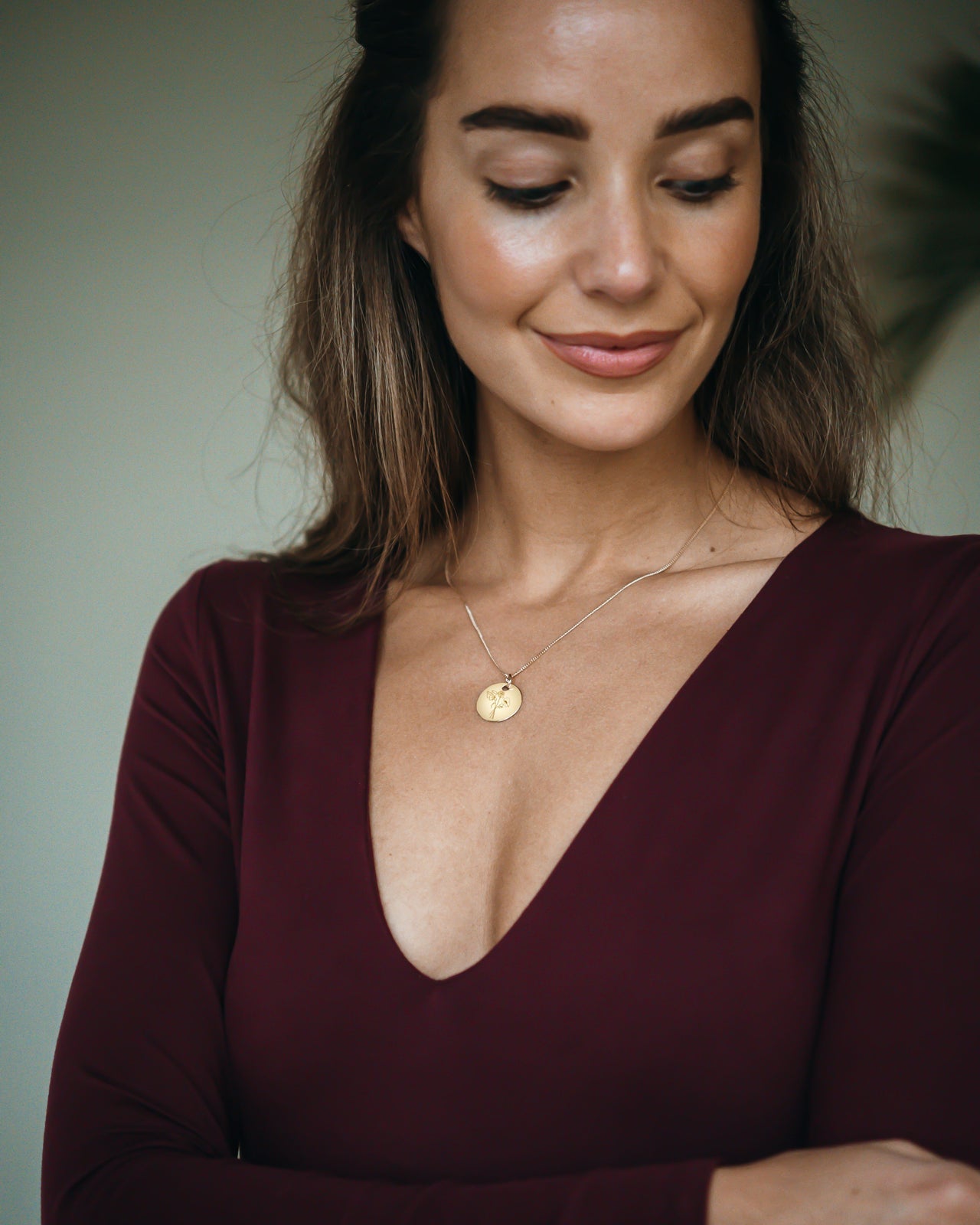 Birth Flower Bouquet Coin Necklace - Gold plated Birth Flower Bouquet Coin Necklace - Gold plated