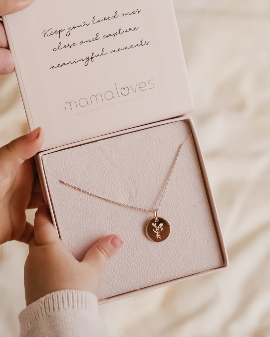 Birth Flower Bouquet Coin Necklace - Gold plated Birth Flower Bouquet Coin Necklace - Gold plated