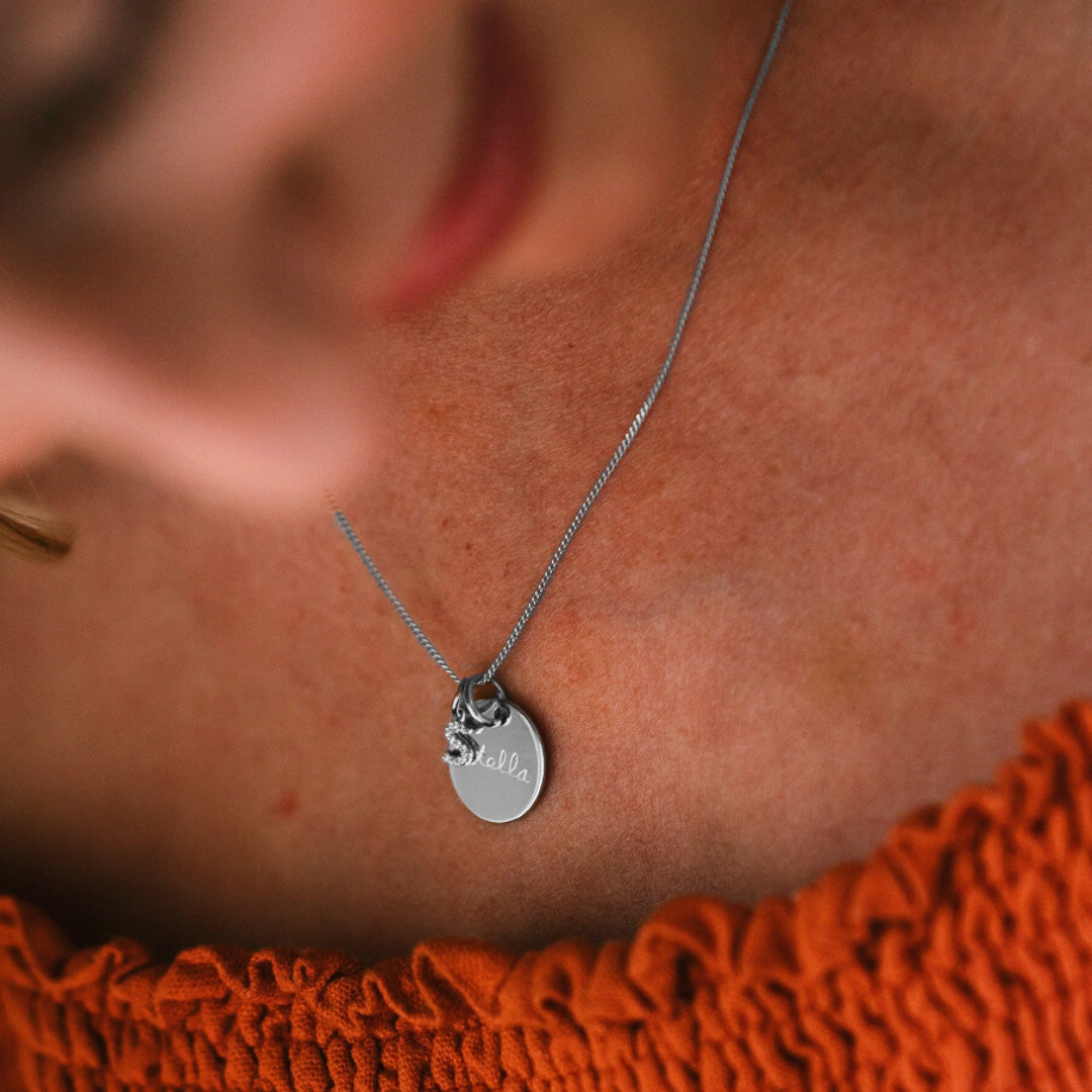 Buchstaben Sparkle Charm Coin Kette - Silber Buchstaben Sparkle Charm Coin Kette - Silber
