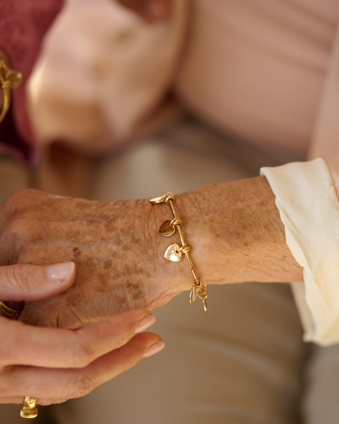 Charm Bangle Love - Gold plated Charm Bangle Love - Gold plated