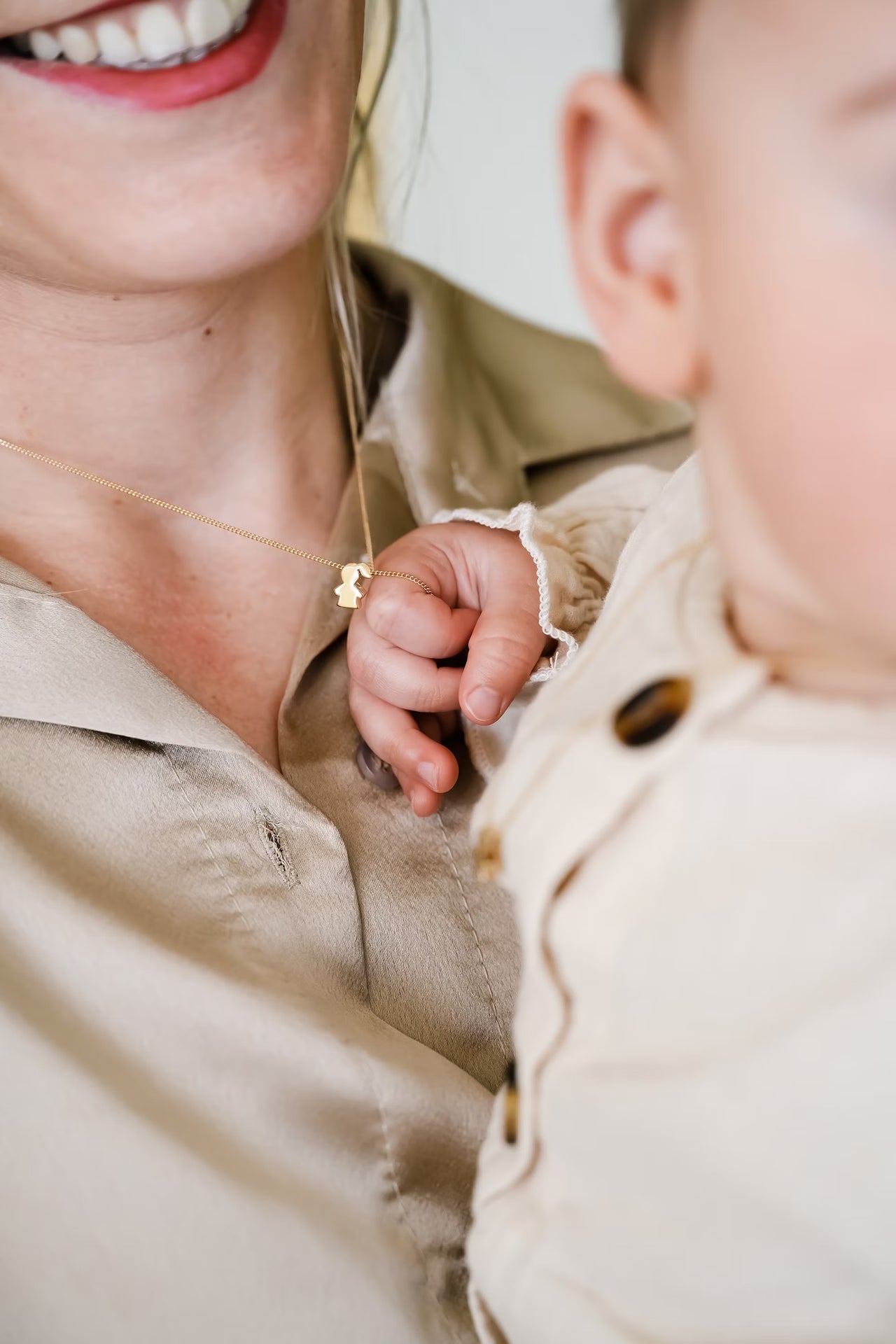 Collier PROUD MOM - Plaque or 18 carats Collier PROUD MOM - Plaque or 18 carats