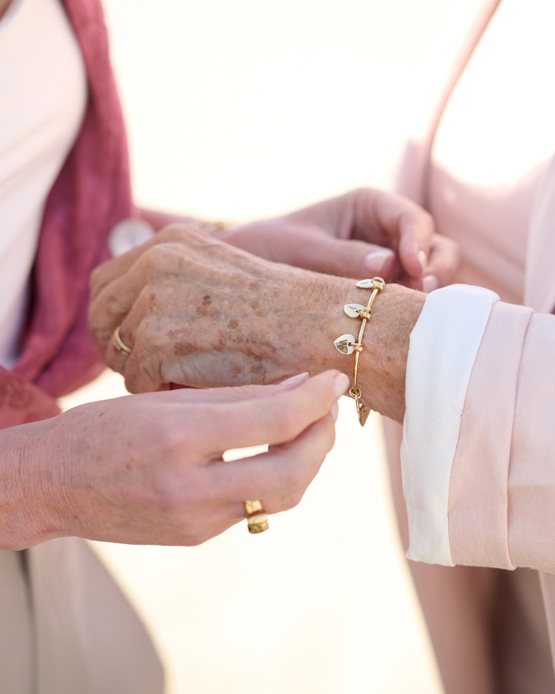 Charm Bangle Love - Gold plated Charm Bangle Love - Gold plated