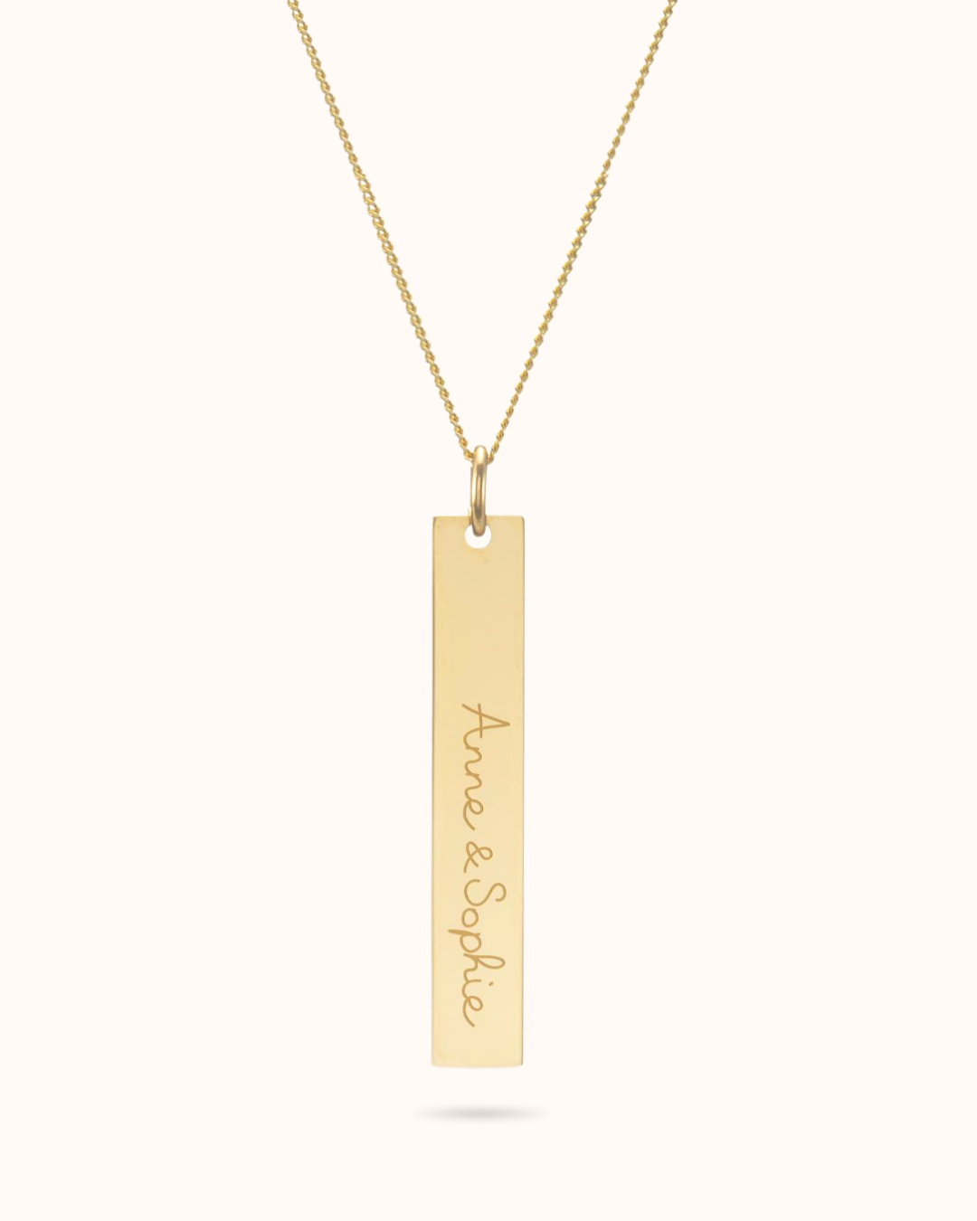 Collier Bar Verticale avec nom - Plaque or 18 carats