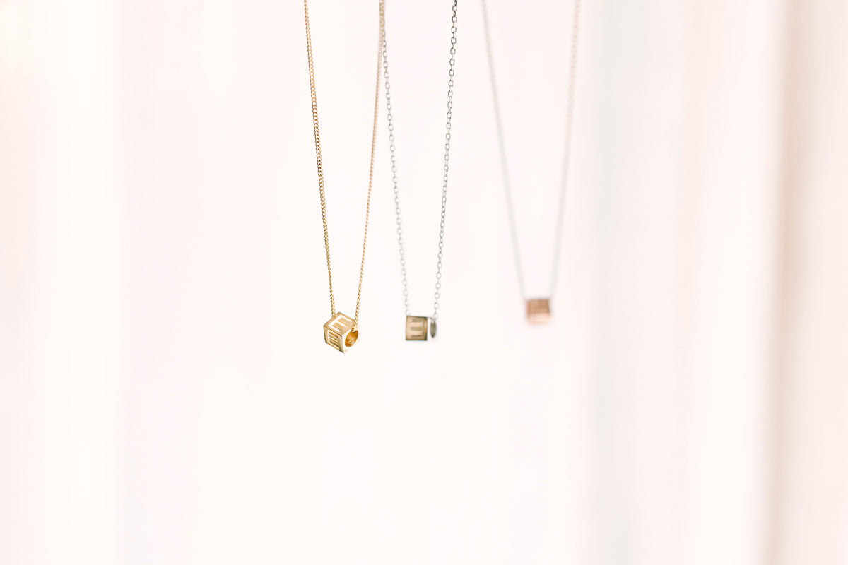 14k Initial Cube Ketting - 14k Solid Gold