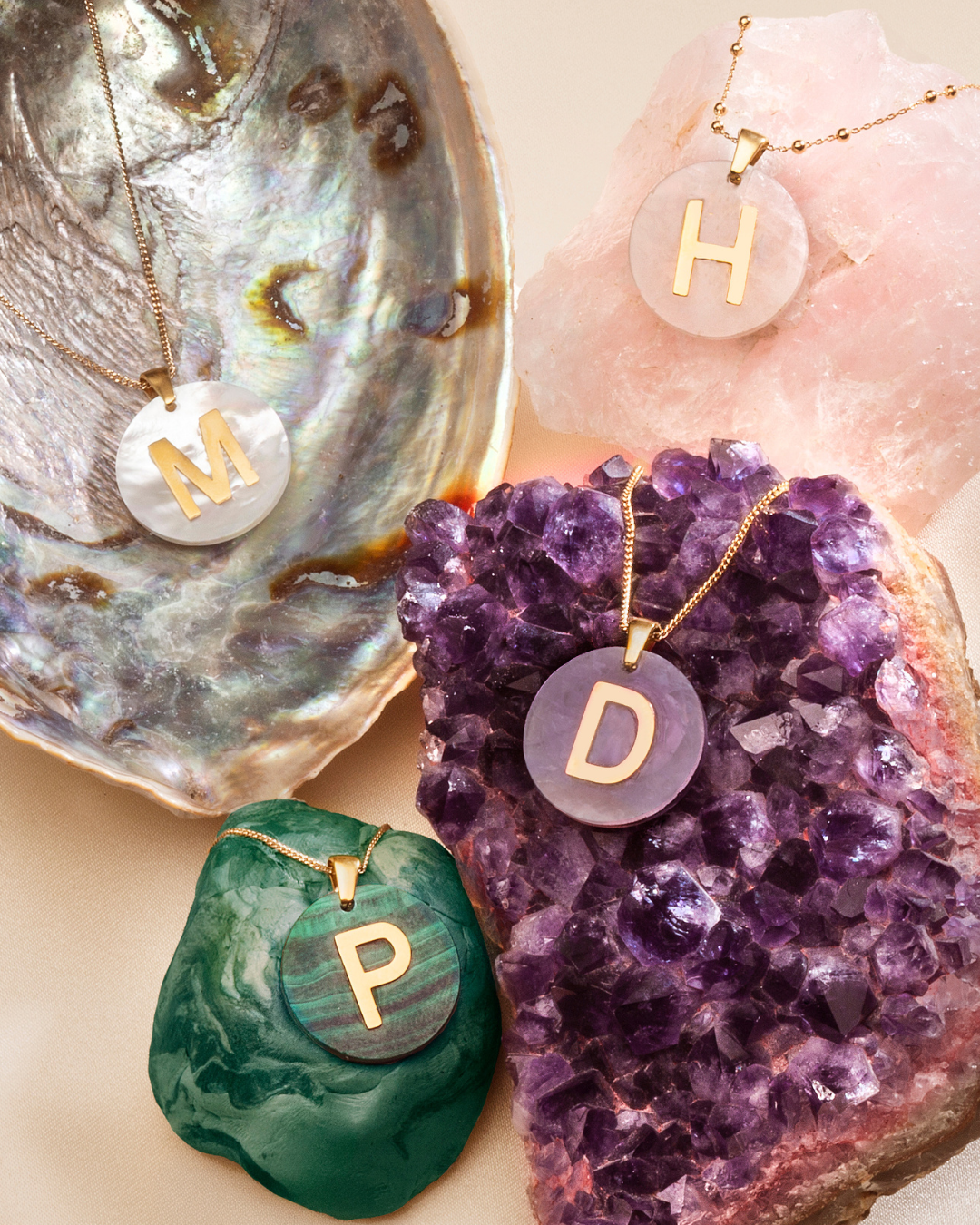 Edelstein-Initialen-Halskette – Vergoldet