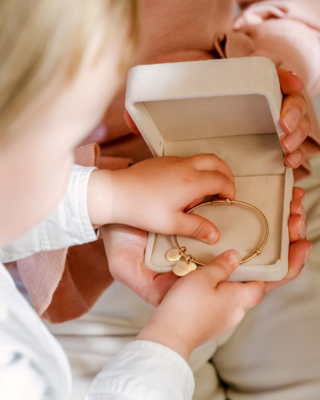 PROUD MOM Charm Bangle - Gold plated