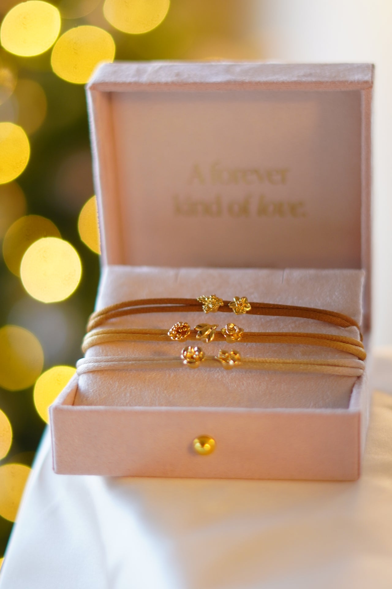 Birth Flower Beads Bracelet - Gold plated