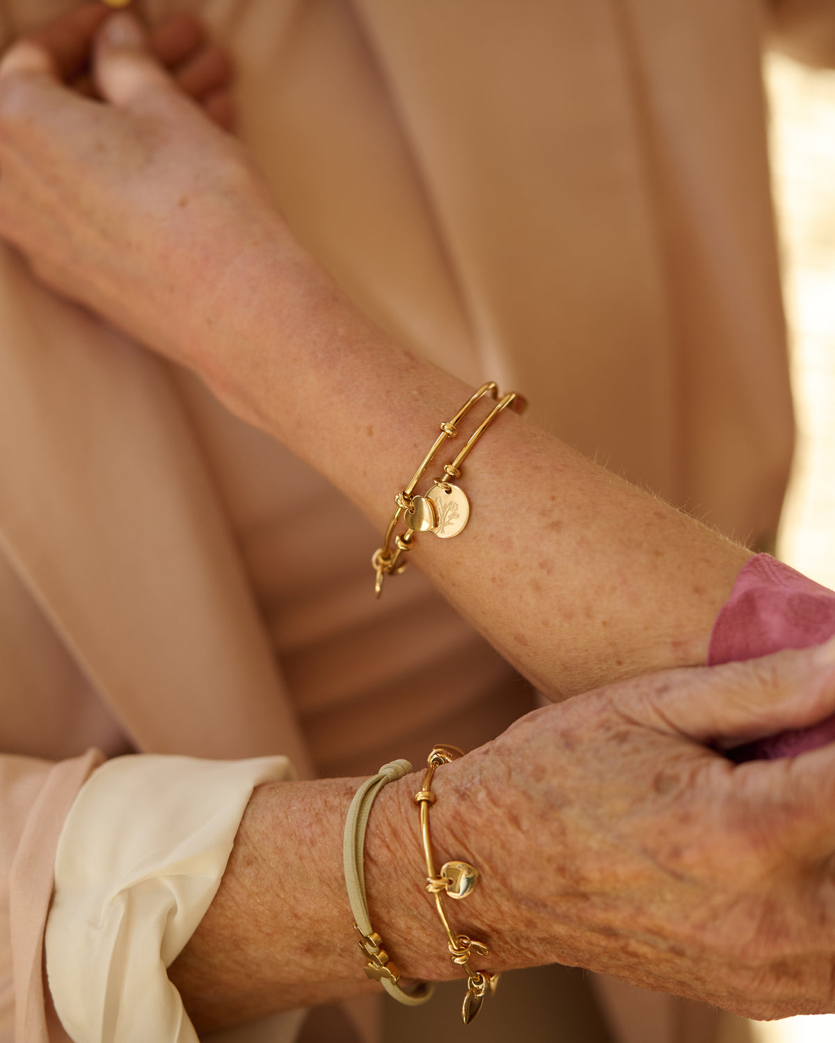 Birth Flower Bouquet Charm Bangle - Gold plated - Birth Flower