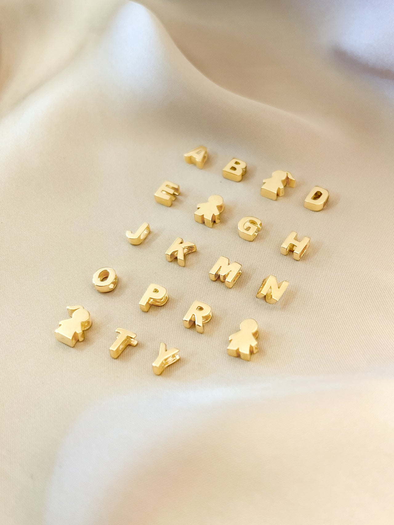 9k PROUD MOM Letter Bracelet – 9 Carat