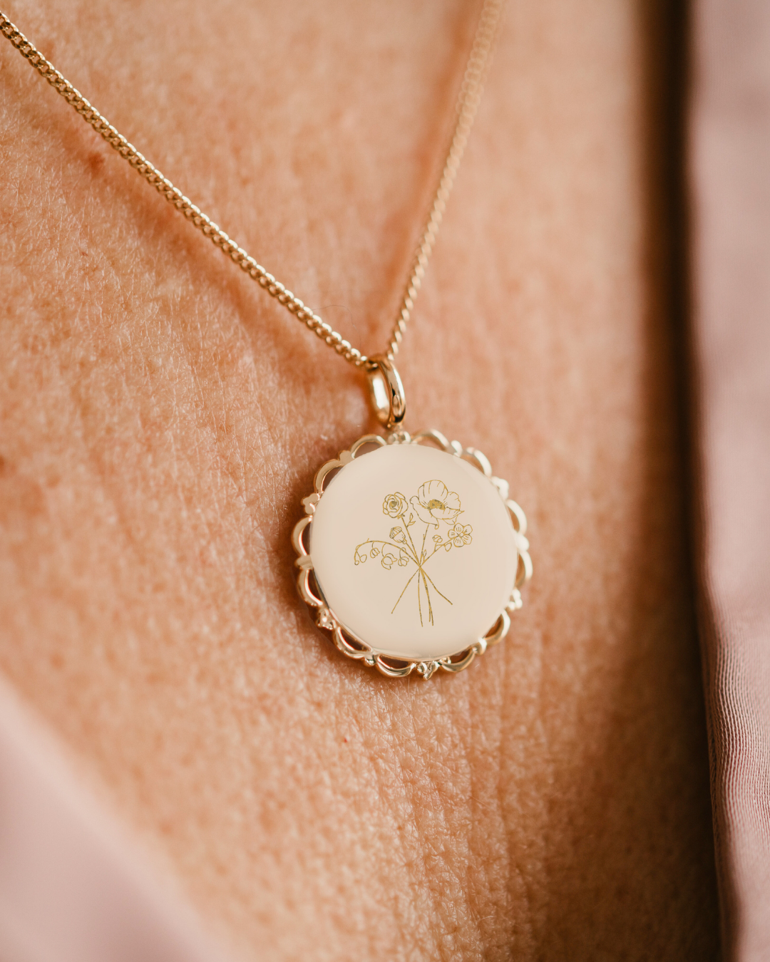 Geburtsblume Strauß Vintage Coin Kette - Vergoldet