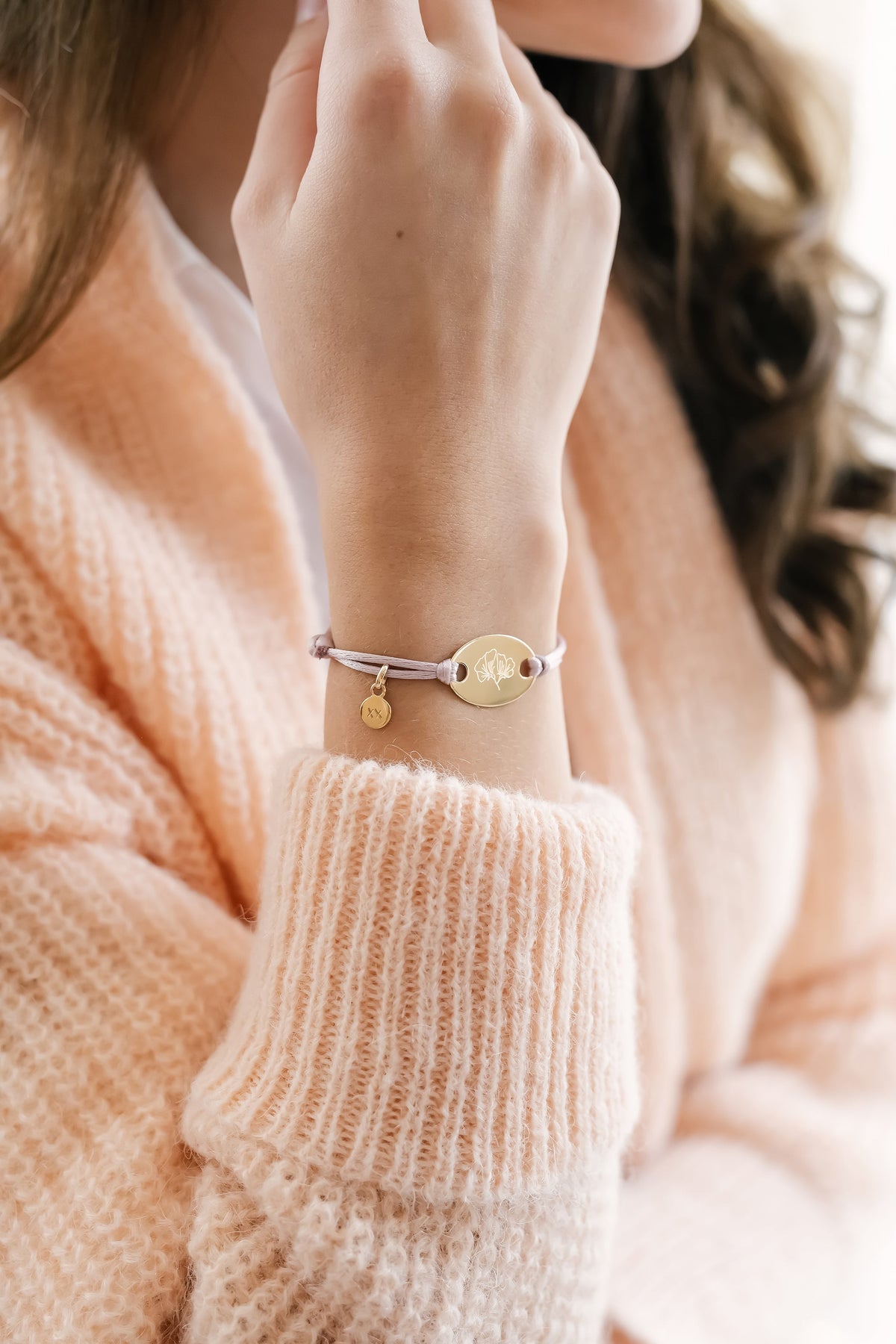 Single Birth Flower Oval Bracelet - Gold plated