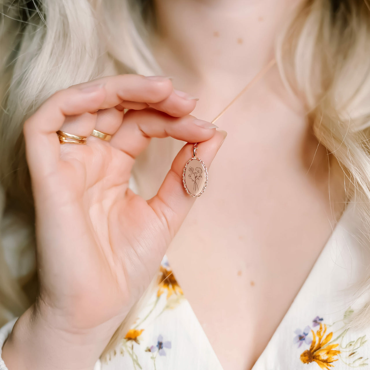 Geburtsblumestrauß Vintage Oval Kette - Rose Vergoldet