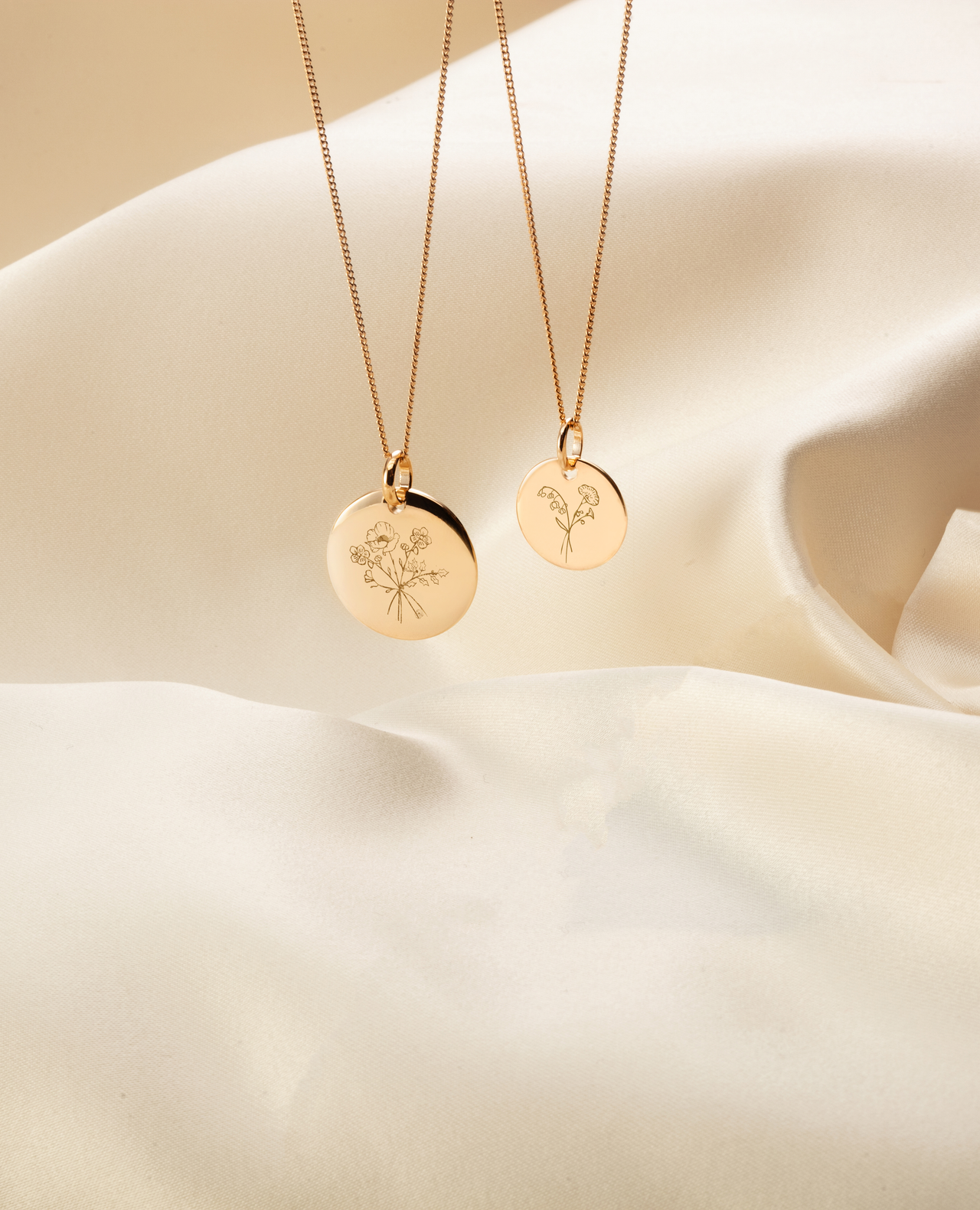 Birth Flower Bouquet Coin Ketting - 18k Verguld