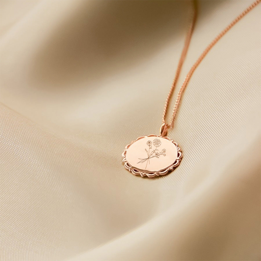 Collier Pendentif Rond Ancien Bouquet de Fleur de Naissance - Plaque or 18 carats