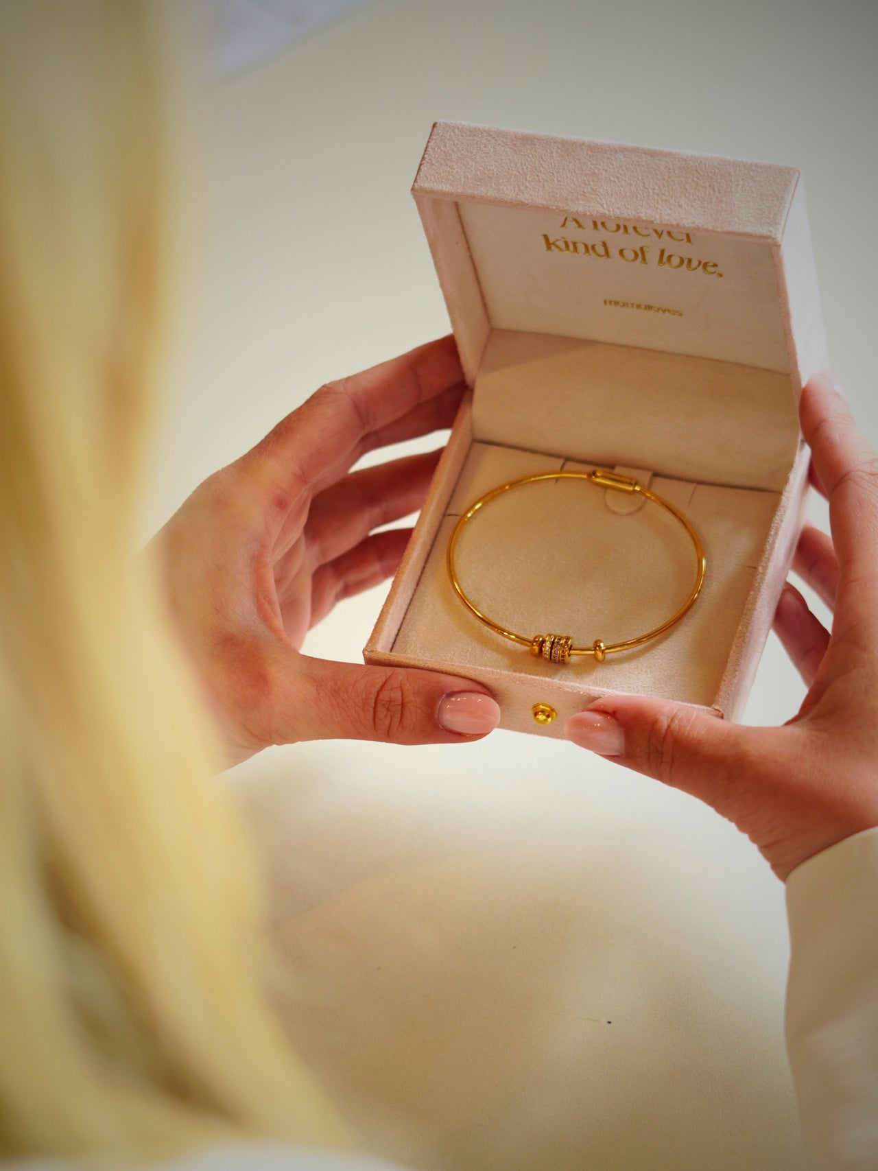 Geboortesteen Disc Bangle - Verguld - Gepersonaliseerde Armband
