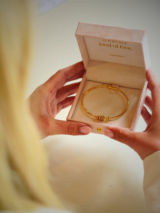Geboortesteen Disc Bangle - Verguld - Gepersonaliseerde Armband