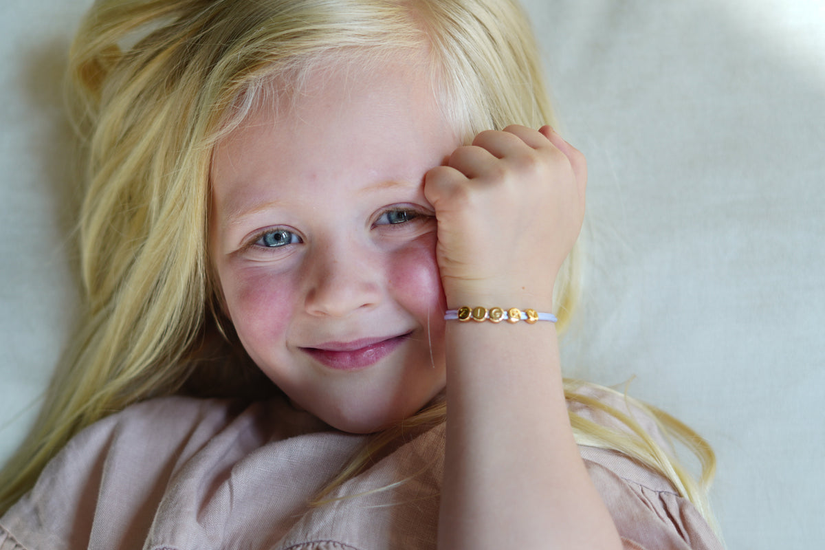 Buchstaben Perlen Armband - Vergoldet