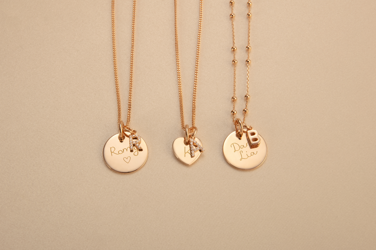 Loser Initial Charm Sparkle - Vergoldet