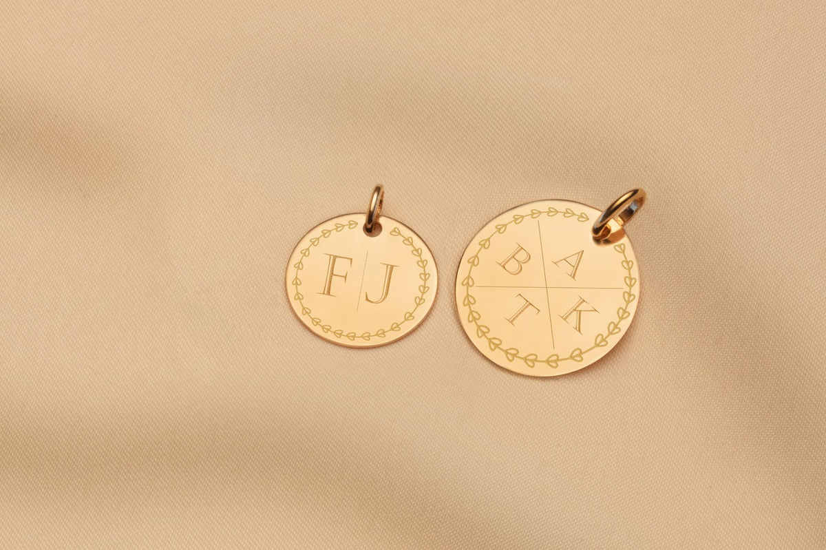 14k Love Initial Coin Ketting - 14k Solid Gold