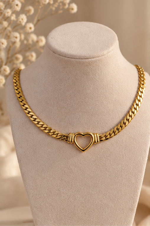Bold Heart Necklace – Gold-Colored Stainless Steel