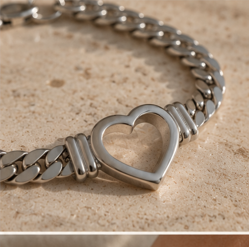 Bold Heart Bracelet – Gold-Colored Stainless Steel