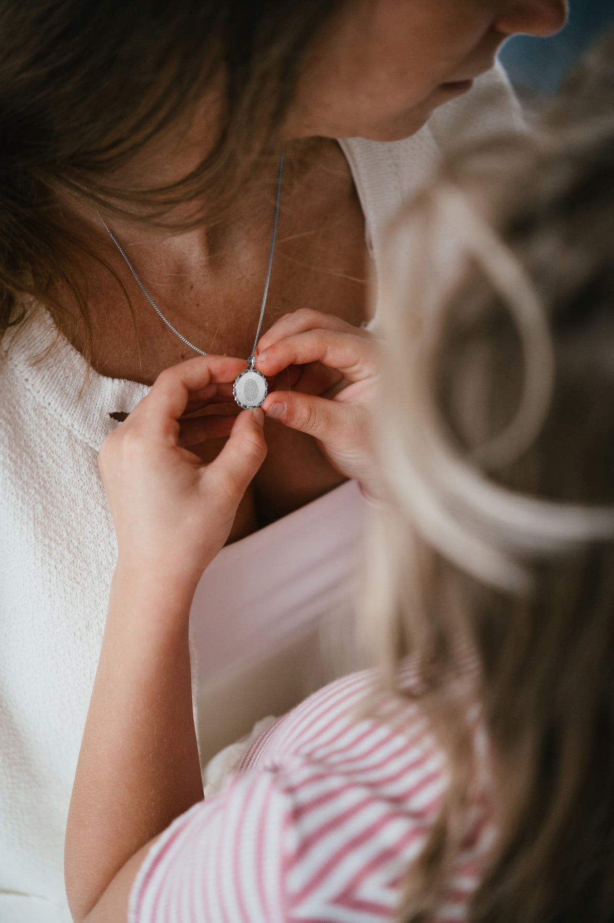 Collier Ancien Pendentif Rond Empreintes Digitales - 
 Argent